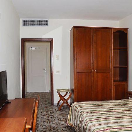 Hotel Baia Delle Sirene Marina di Camerota Buitenkant foto